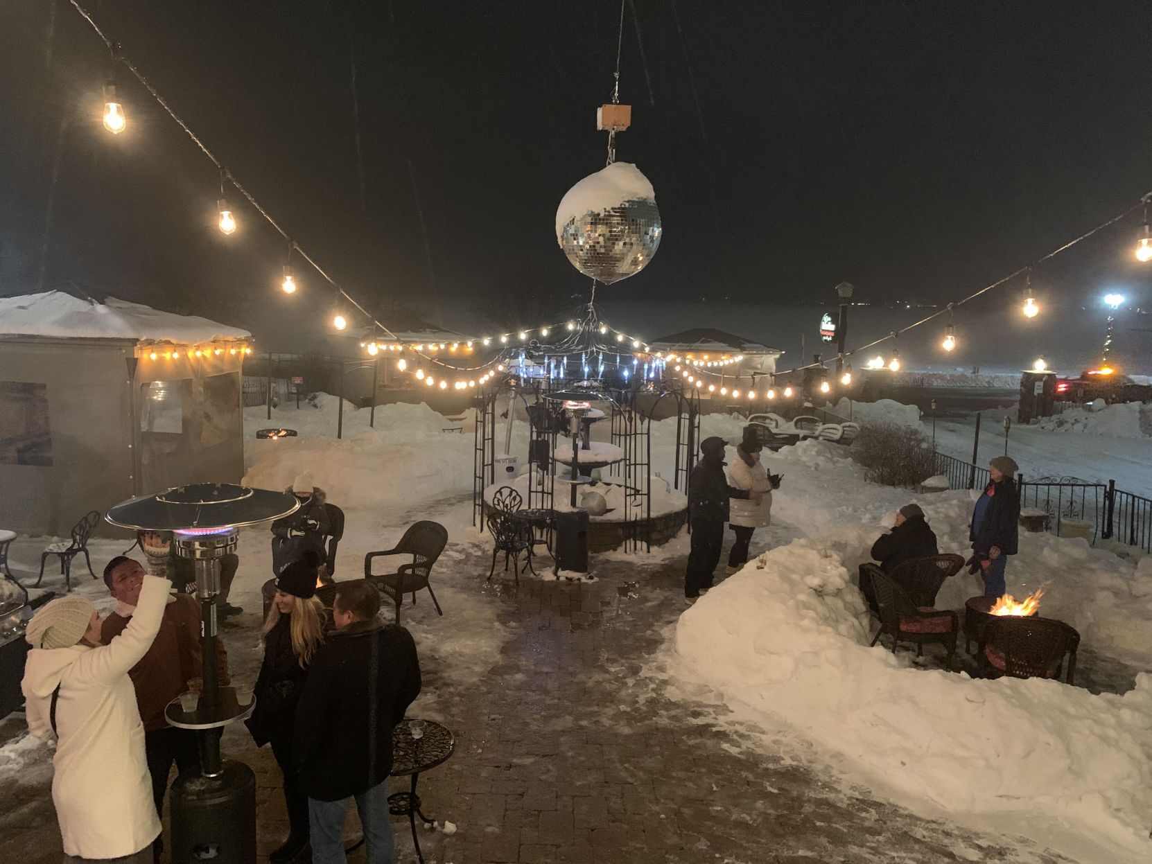 Winterfest 2021: Baker House fire and ice bar